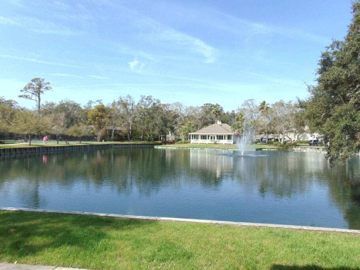 W2 Ocean Walk Resort Upstairs 2 Bed King And Two Twins Next To Back Pool St. Simons Island Kültér fotó