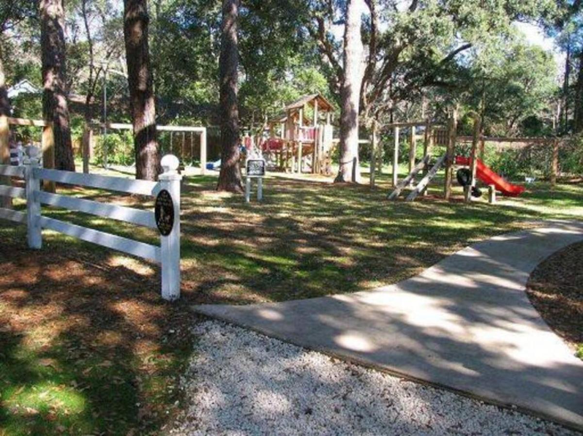 W2 Ocean Walk Resort Upstairs 2 Bed King And Two Twins Next To Back Pool St. Simons Island Kültér fotó