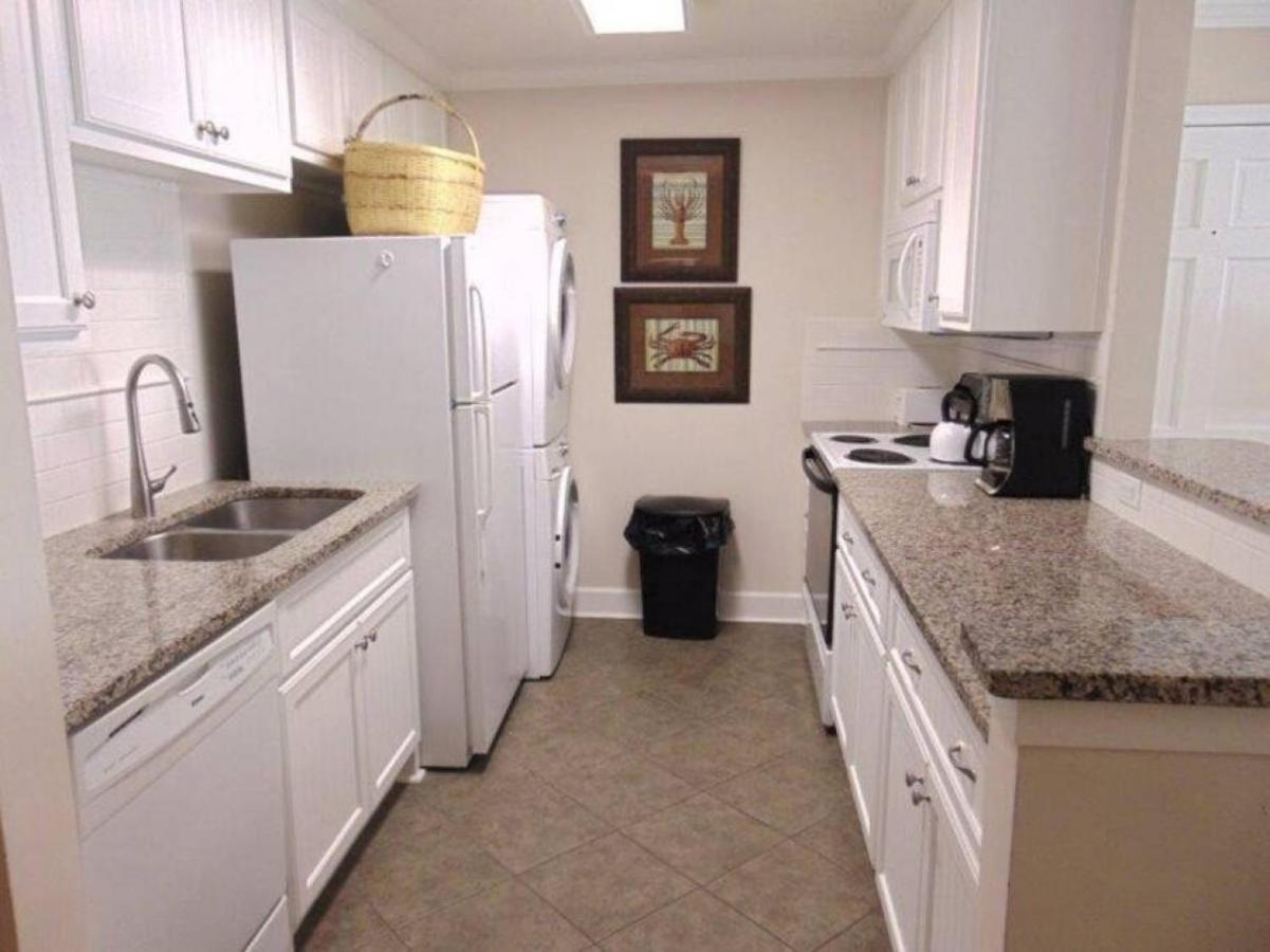 W2 Ocean Walk Resort Upstairs 2 Bed King And Two Twins Next To Back Pool St. Simons Island Kültér fotó
